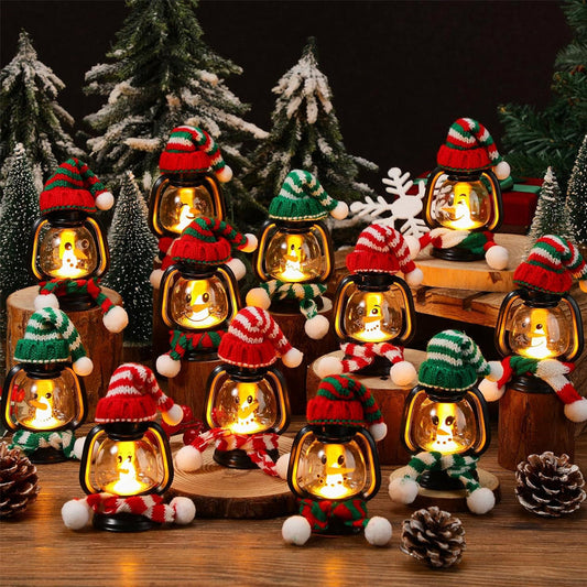 🔥Stock limité disponible 50% de réduction🔥Décoration de Noël : Mini Lanterne Bonhomme de Neige avec Bonnets et Écharpes