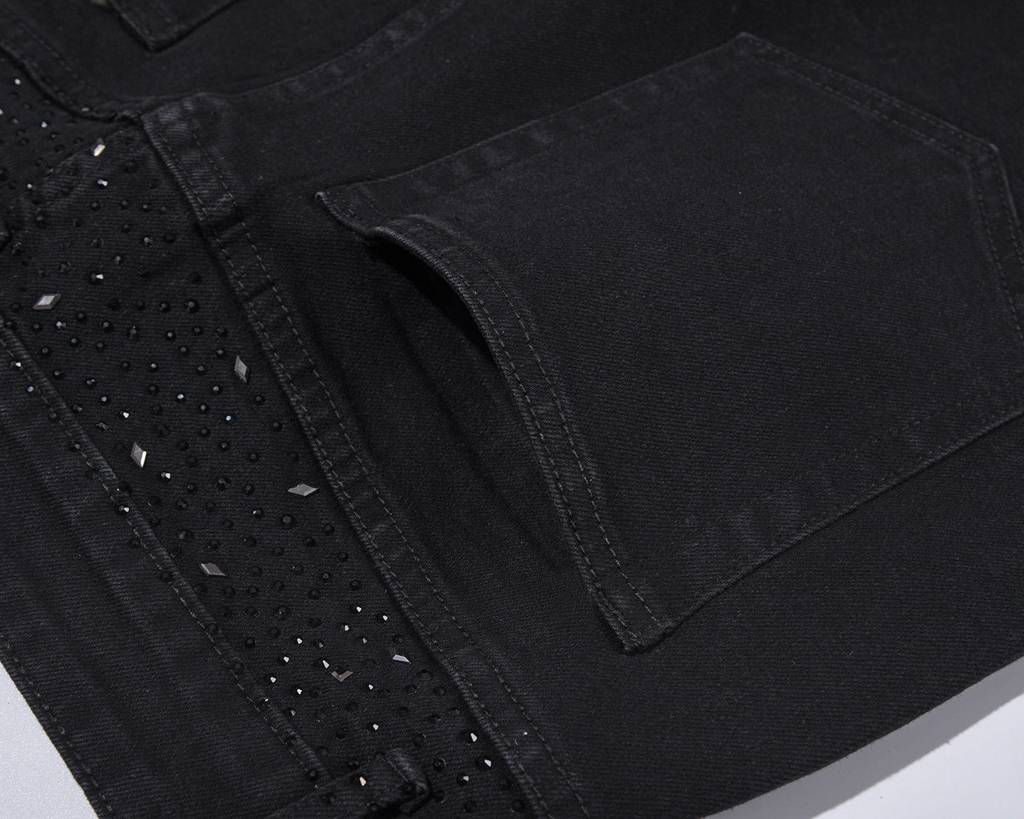 👖 Offre spéciale soldes à -50 % ! ✨ Jean slim noir orné de strass - Confort extensible, style éblouissant 💎🖤