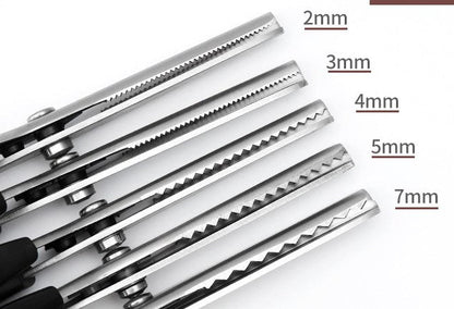 📢🔥 Stock limité disponible 50% de réduction 🔥✨Ciseaux de Couture Dentelés DIY