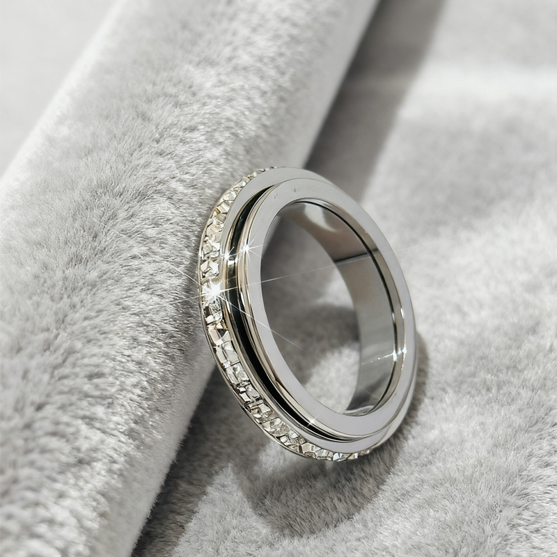💍50% DE RÉDUCTION! ✨ BAGUE ROTATIVE TITANE - Zircone Cristal & Design Anti-Stress, Ajustable et Léger, Cadeau Élégant pour Lui/Elle 🌟🛒