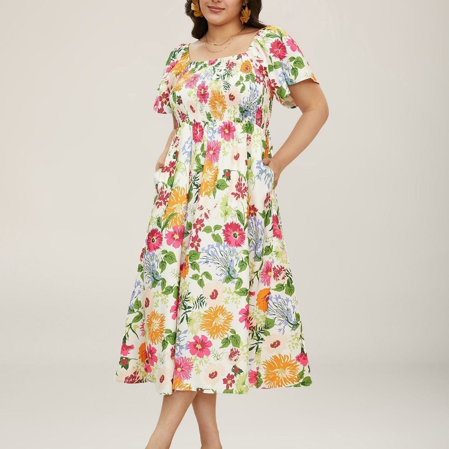 ⏰Soldes d'été : 70 % de réduction💃Robe midi à fleurs, col carré et smocks, avec poches
